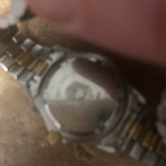 Beautiful set of two woman’s Tag watches. - Picture 6 of 8